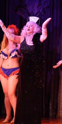 Dixie Evans, American burlesque dancer, dies at age 86